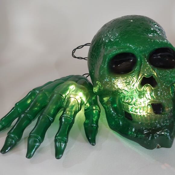 Vtg Halloween Series Lighted Skull & Hands 3 Piece Clear Green Prop‎ Set Tested - Picture 2 of 5